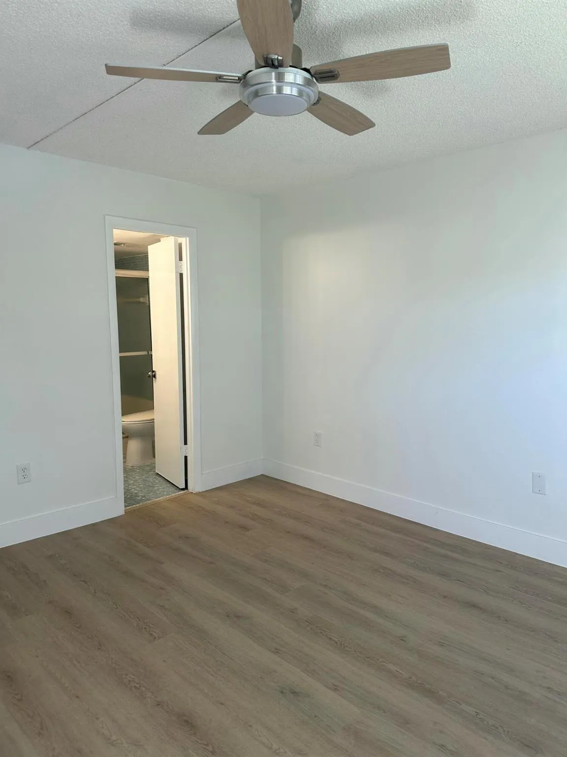 8130 Sunrise Lakes Boulevard, #211
