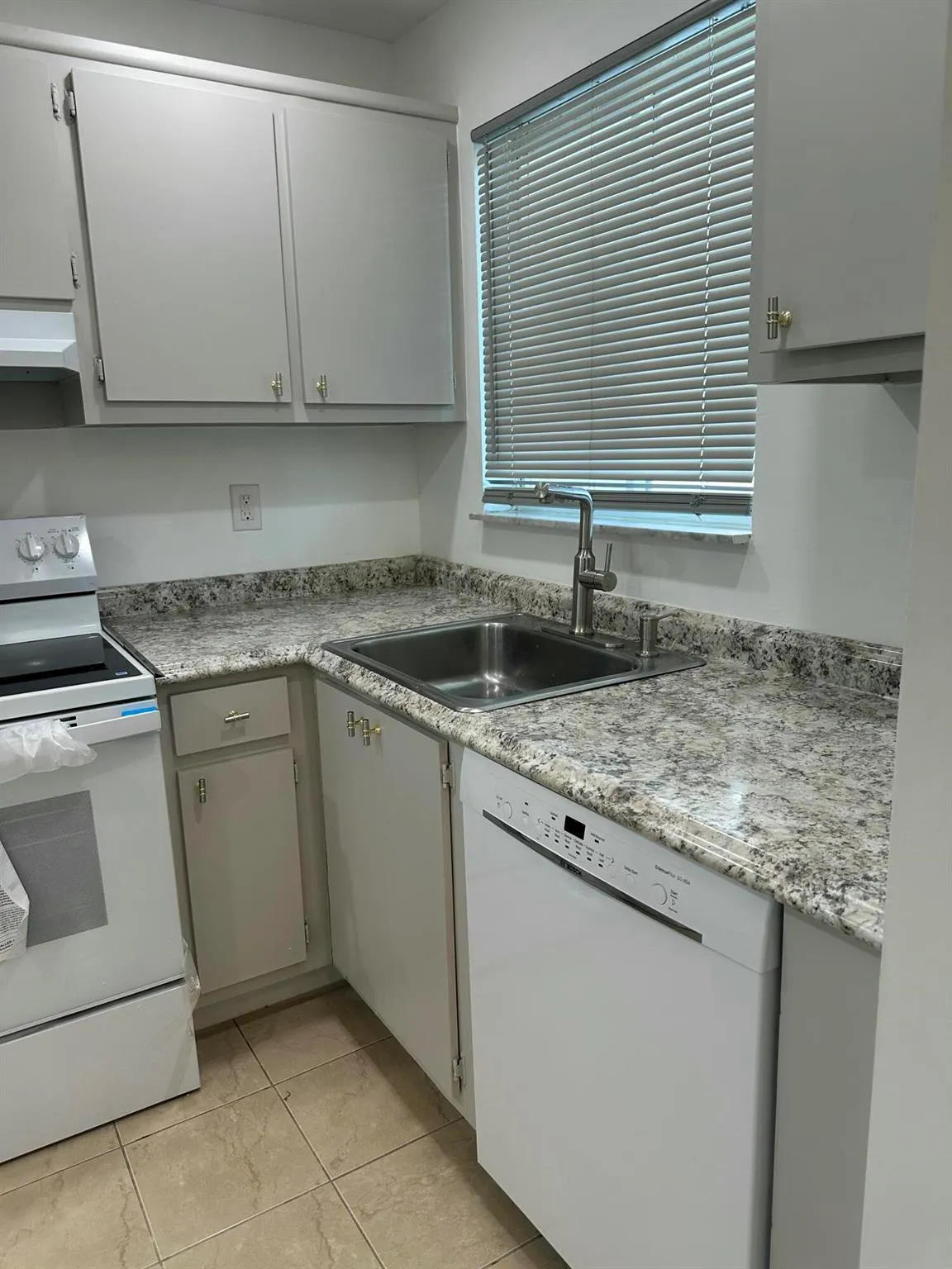 8130 Sunrise Lakes Boulevard, #211