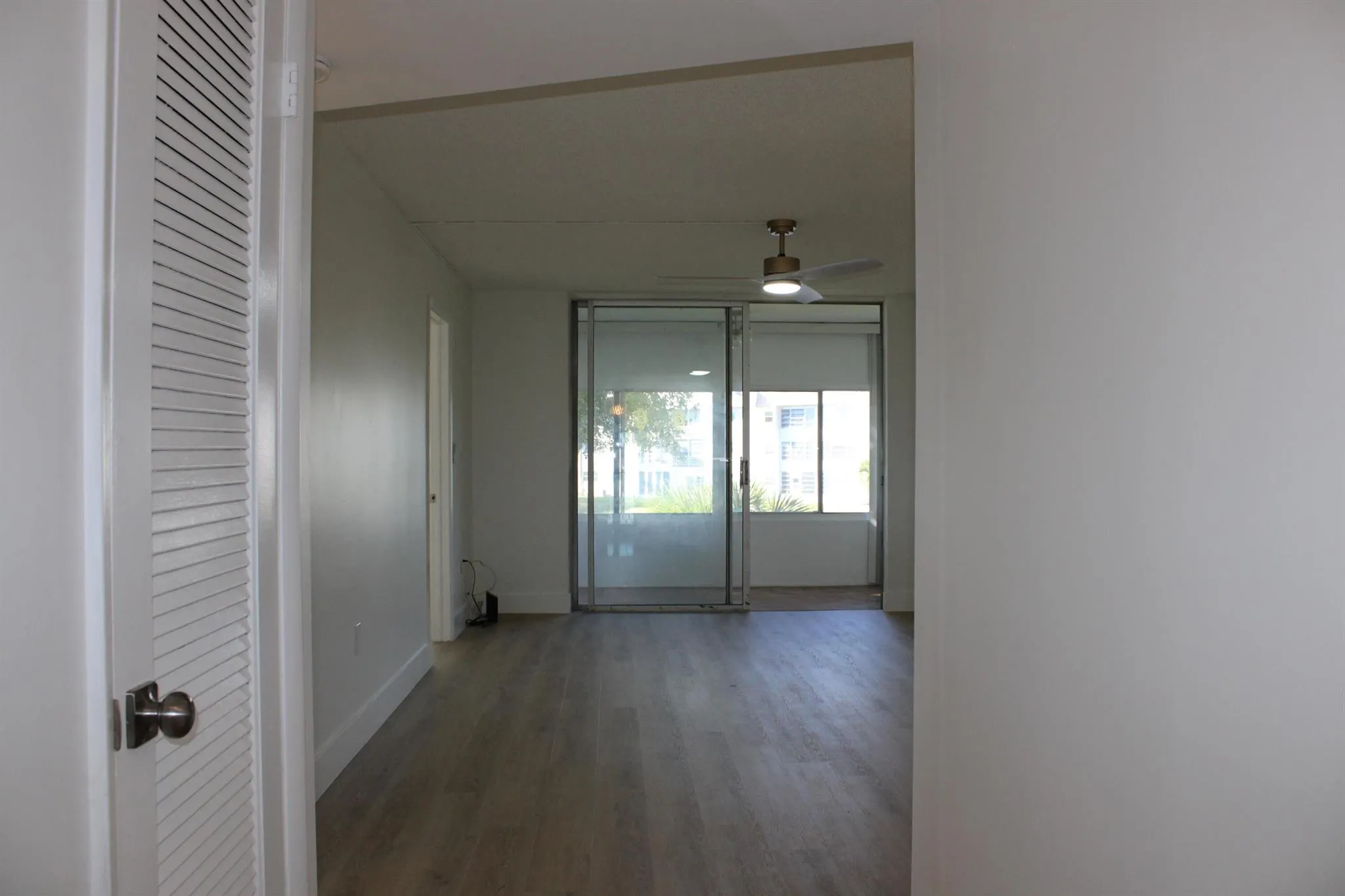 8130 Sunrise Lakes Boulevard, #211