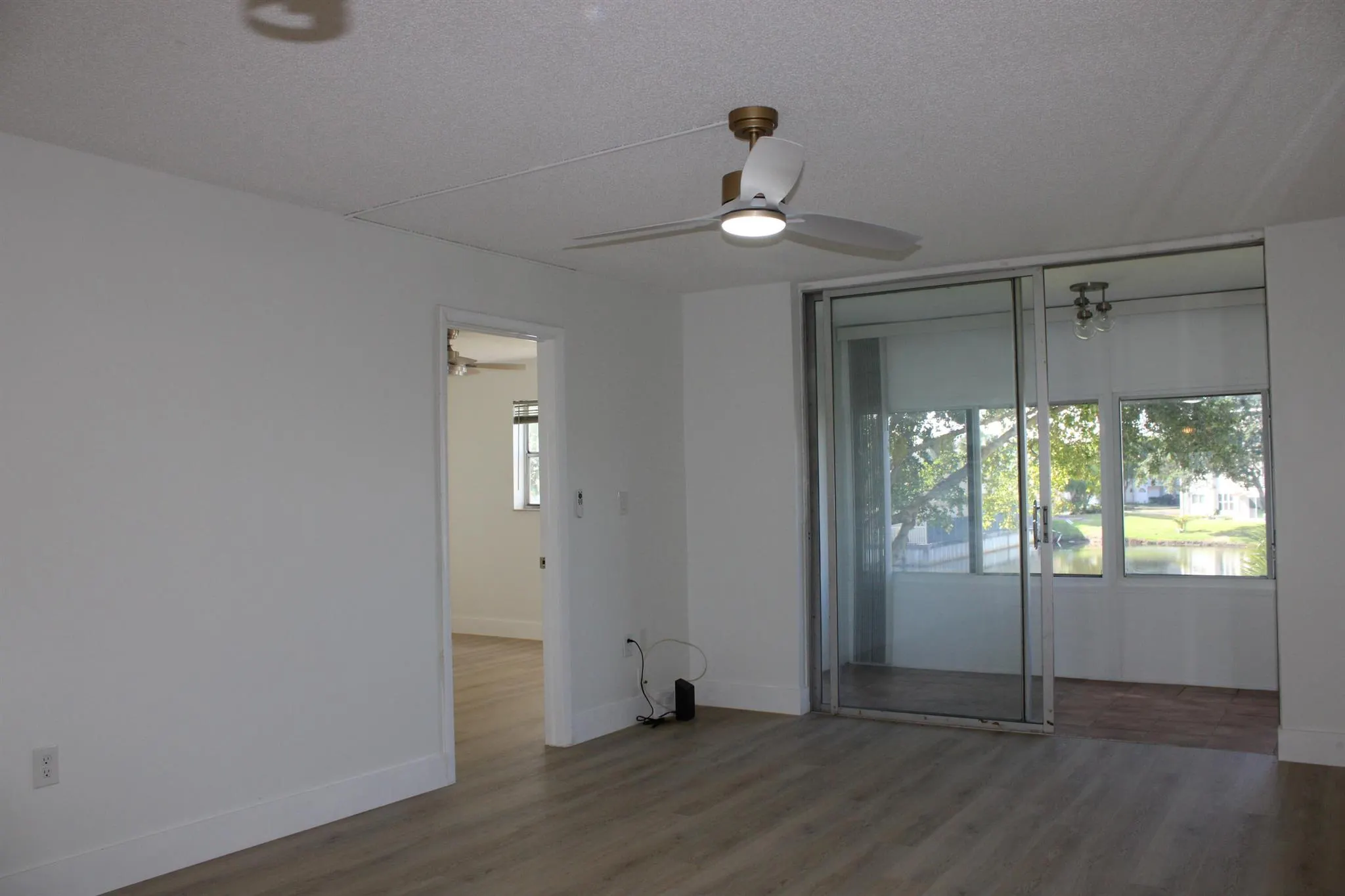 8130 Sunrise Lakes Boulevard, #211