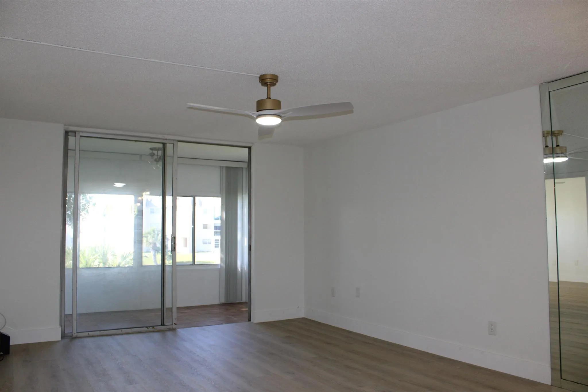 8130 Sunrise Lakes Boulevard, #211