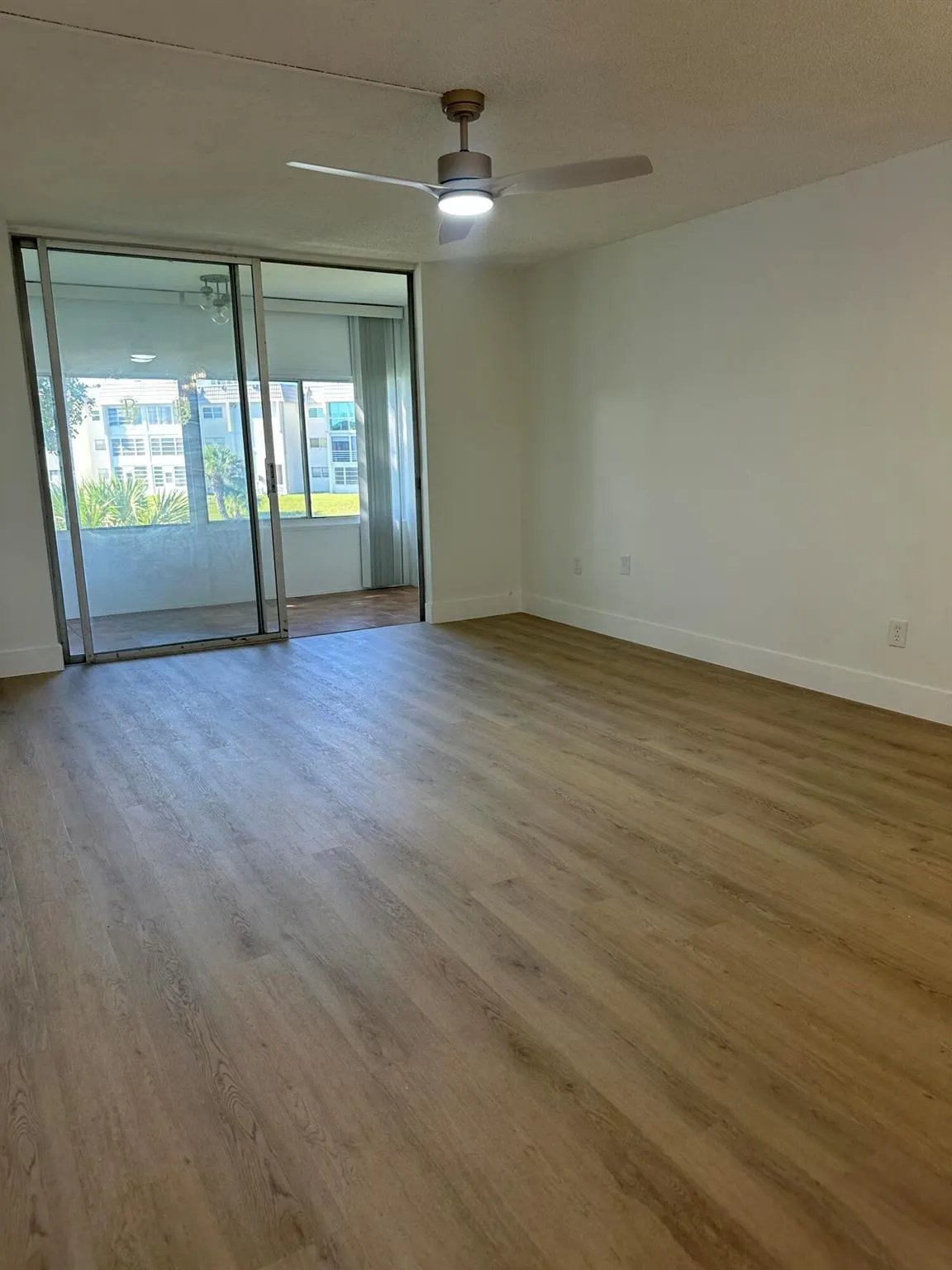 8130 Sunrise Lakes Boulevard, #211