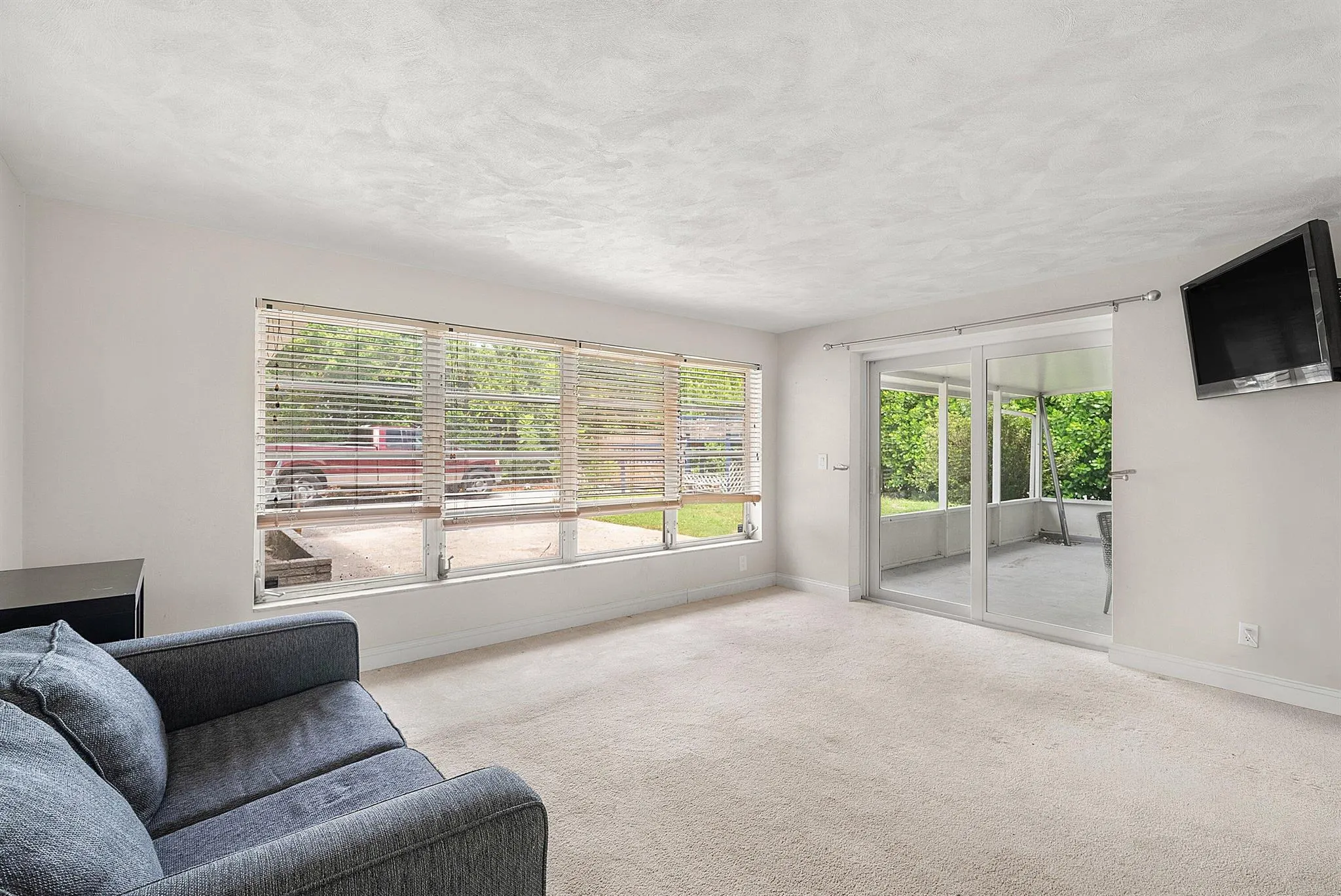 857 NW 8th Avenue