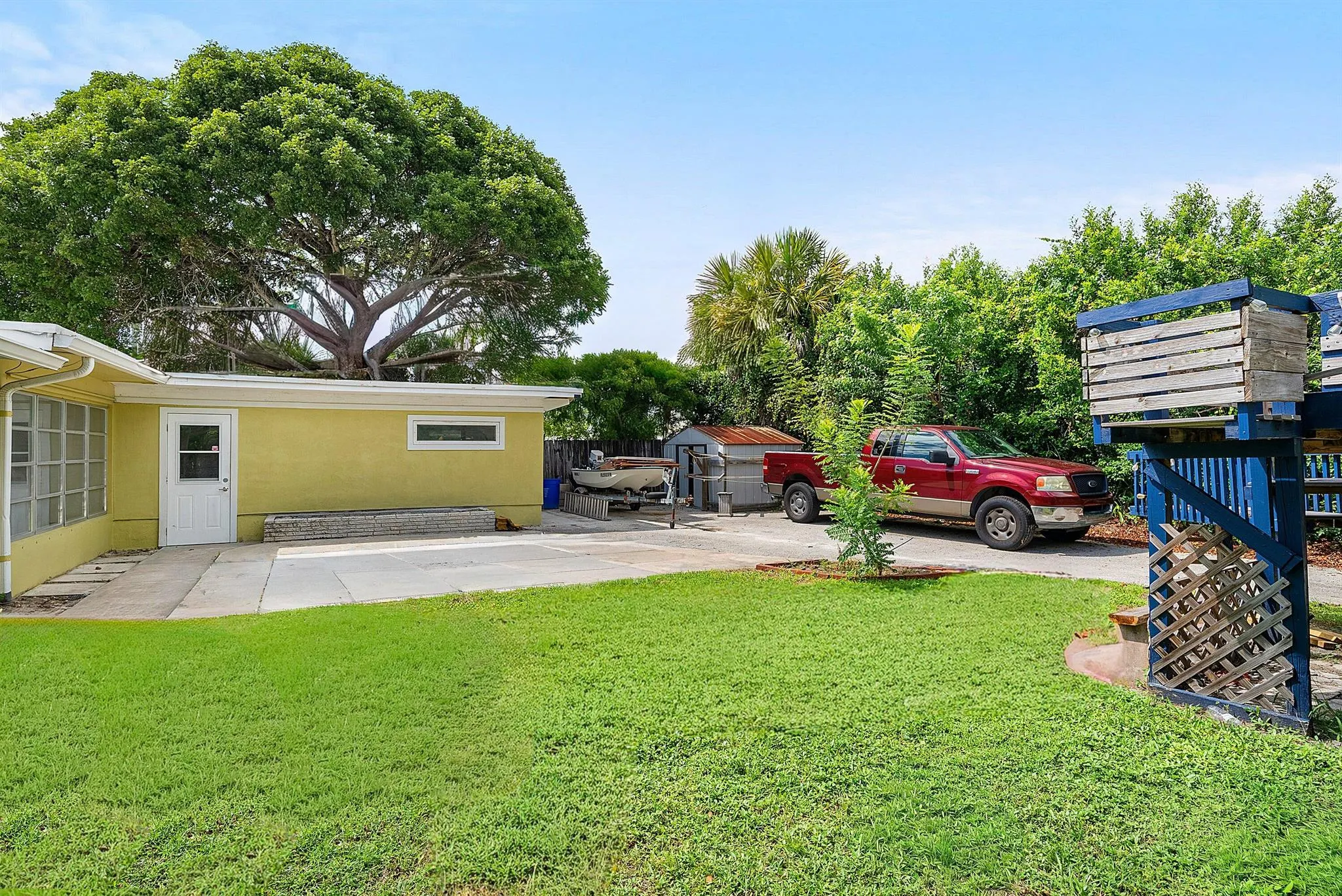 857 NW 8th Avenue