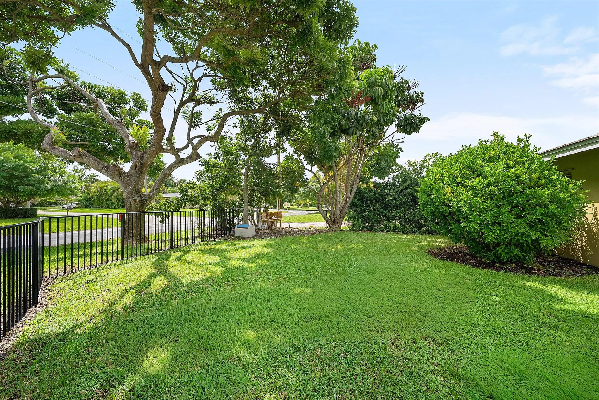 857 NW 8th Avenue