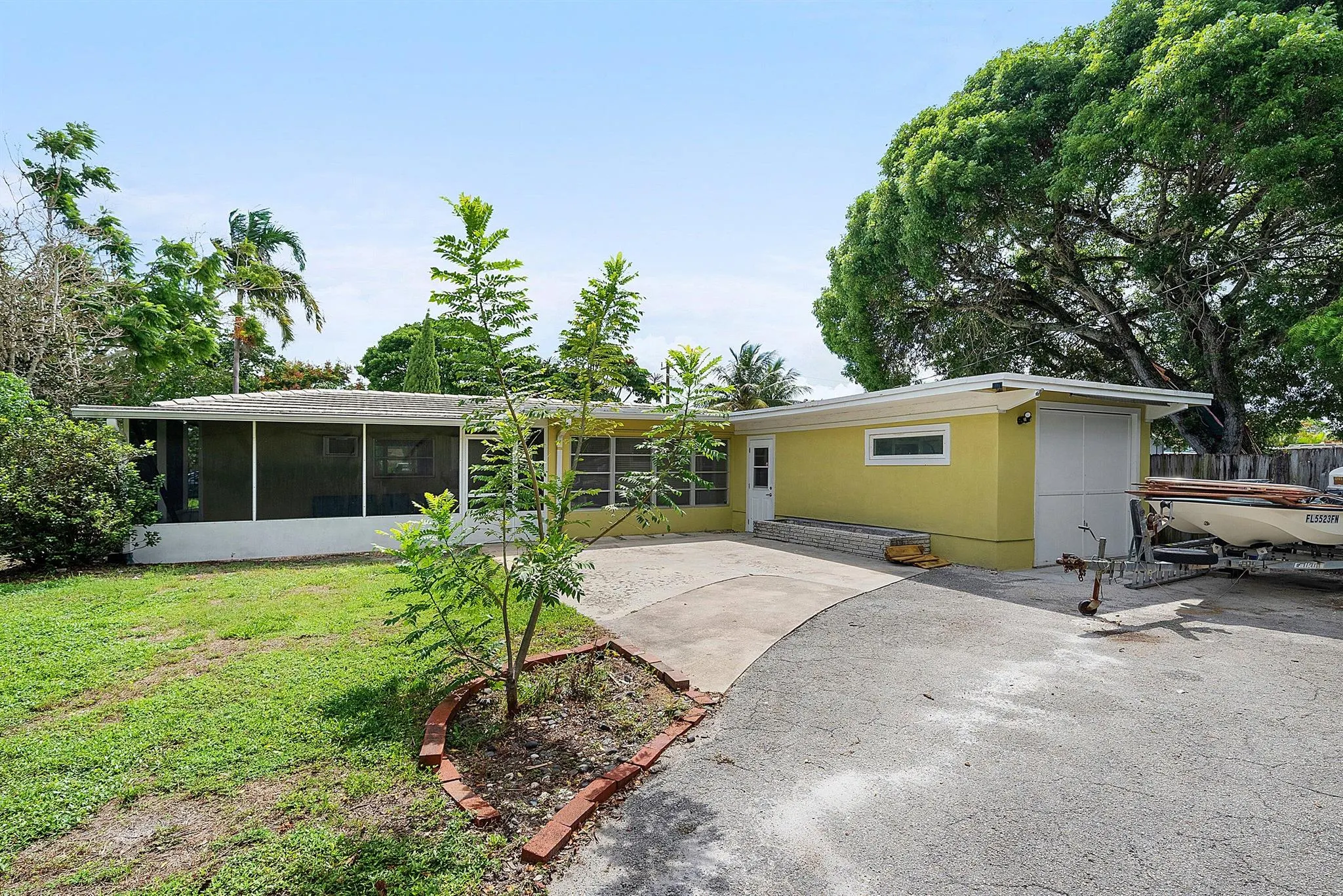 857 NW 8th Avenue