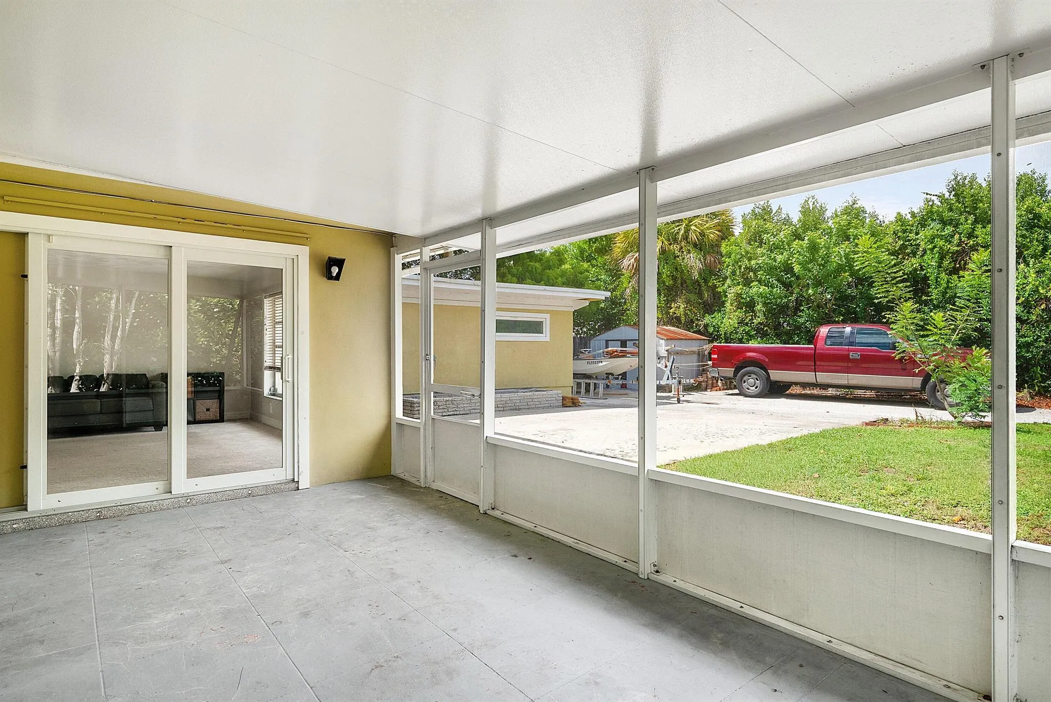 857 NW 8th Avenue