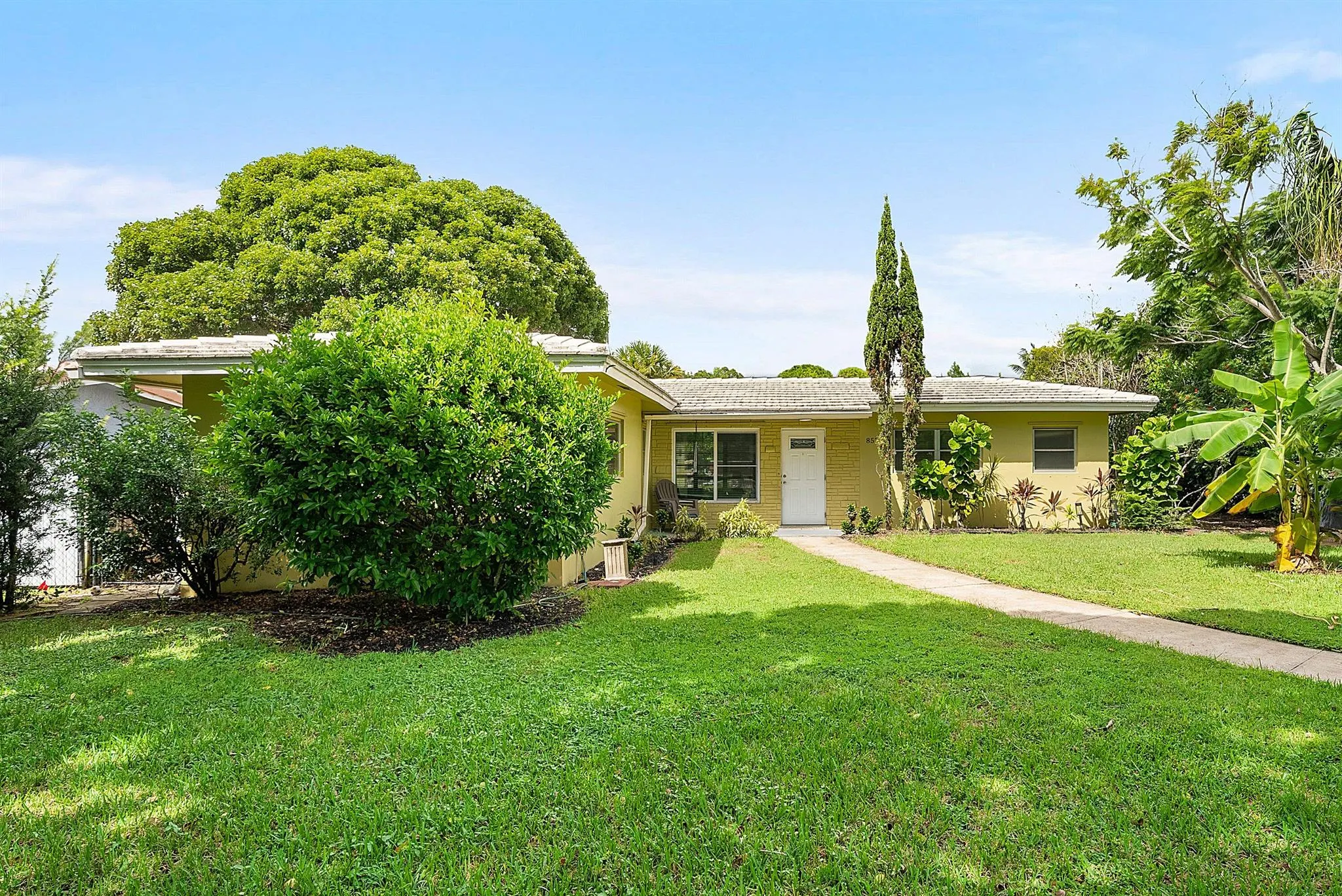 857 NW 8th Avenue