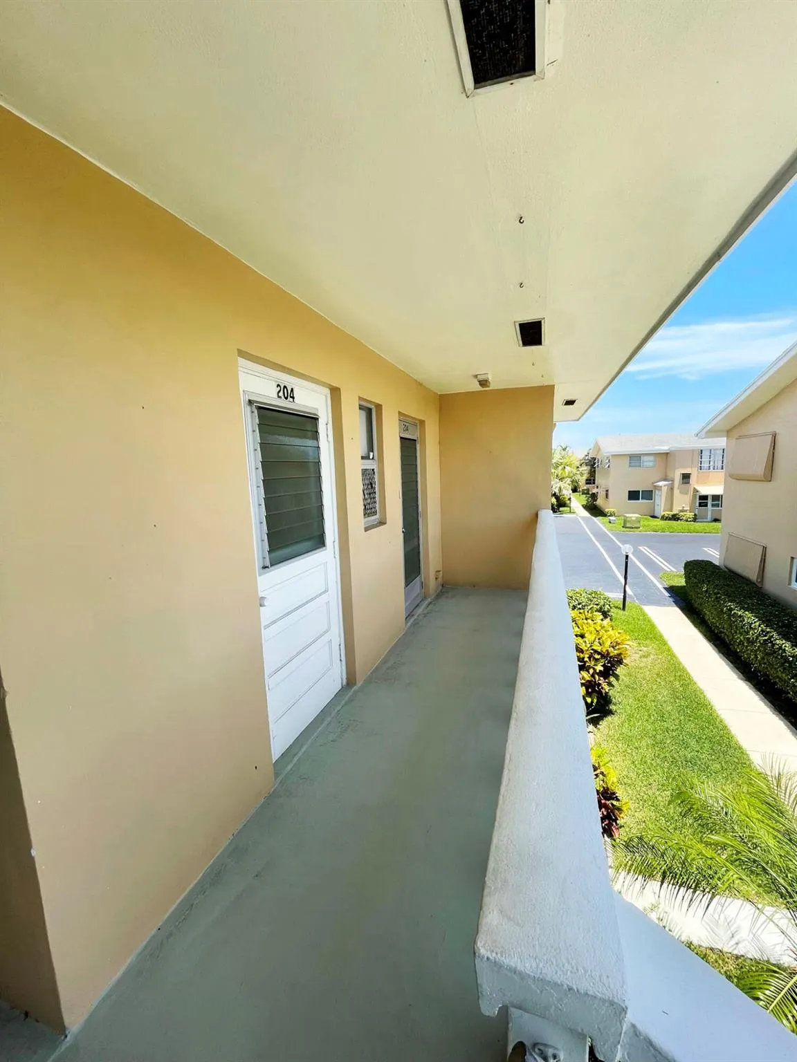 2111 NE 1st Court, #204