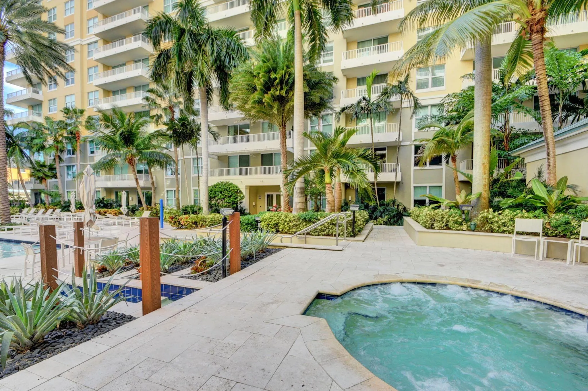 700 E Boynton Beach Boulevard, #803