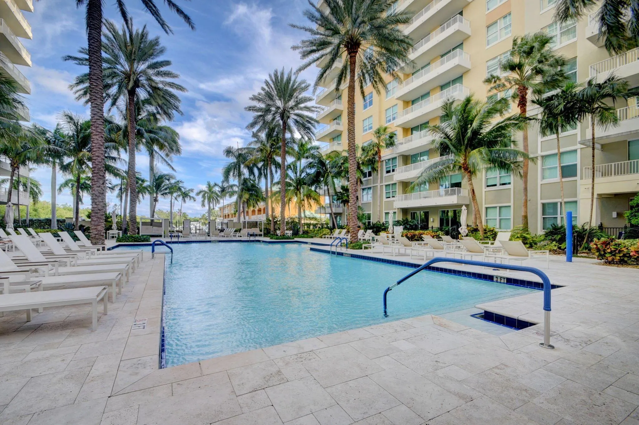 700 E Boynton Beach Boulevard, #803