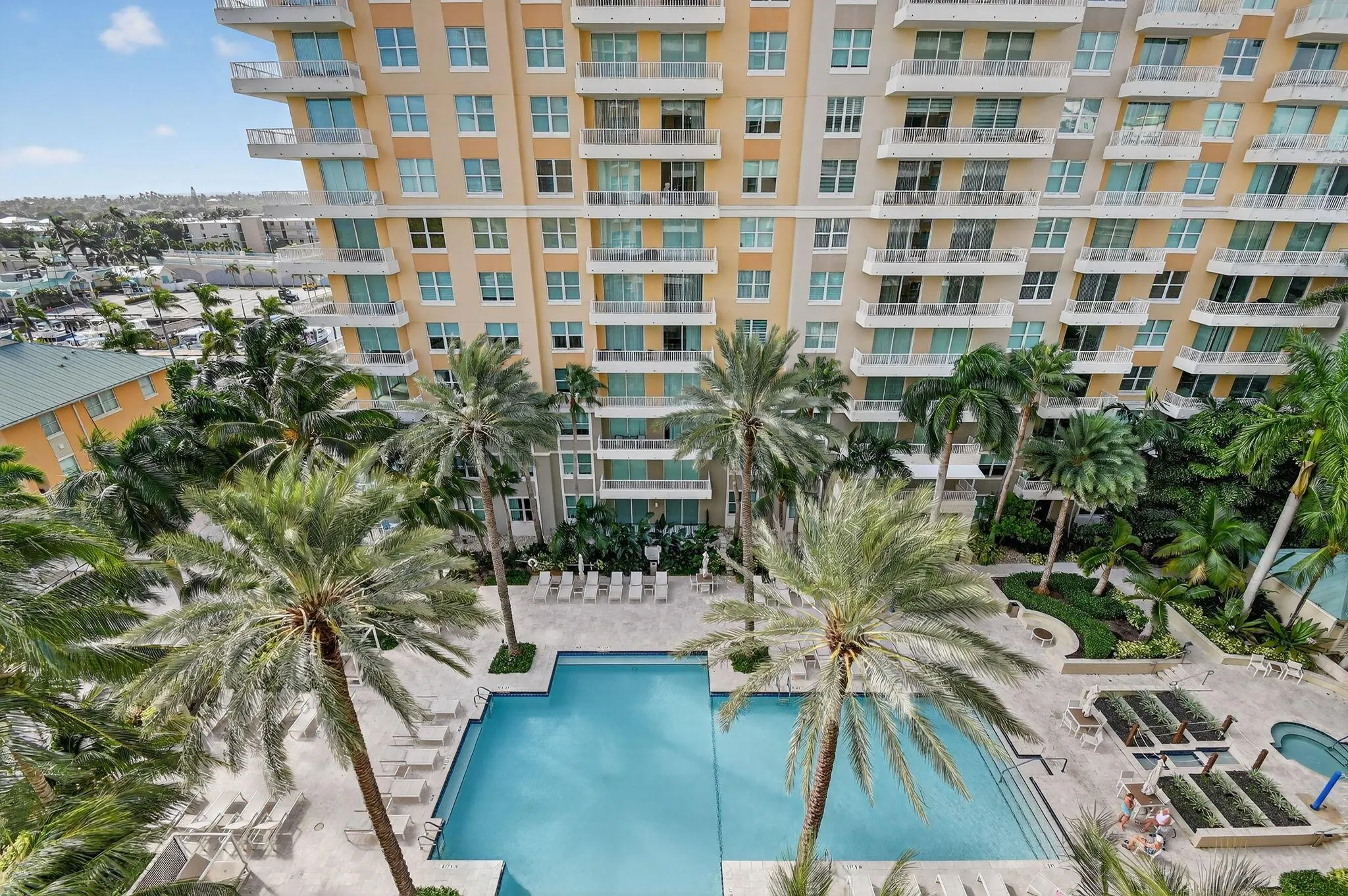 700 E Boynton Beach Boulevard, #803