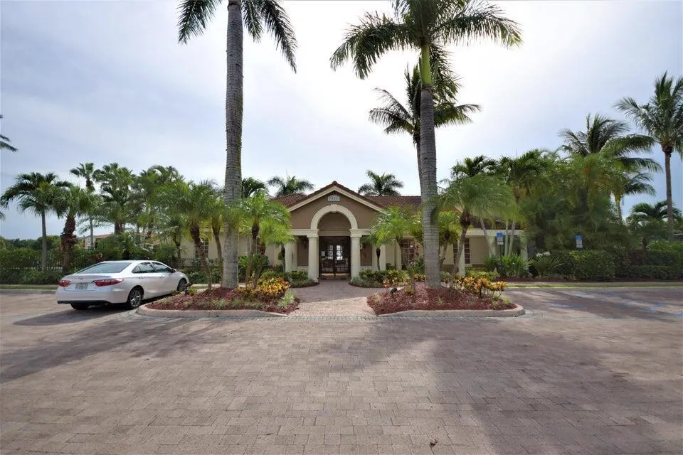 15015 Michelangelo Boulevard, #206