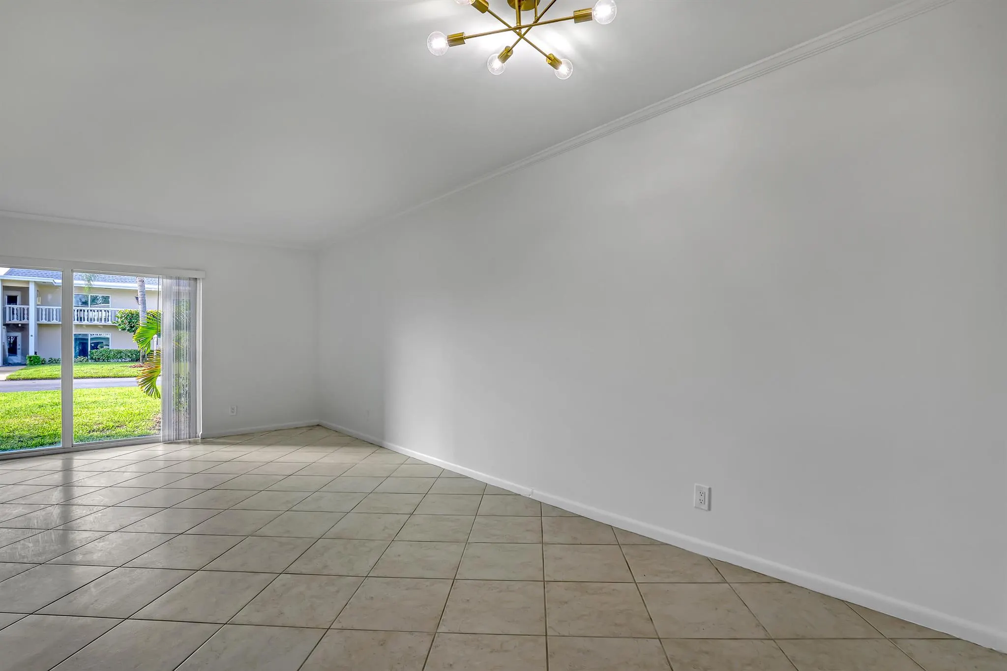 205 Main Boulevard, #1c