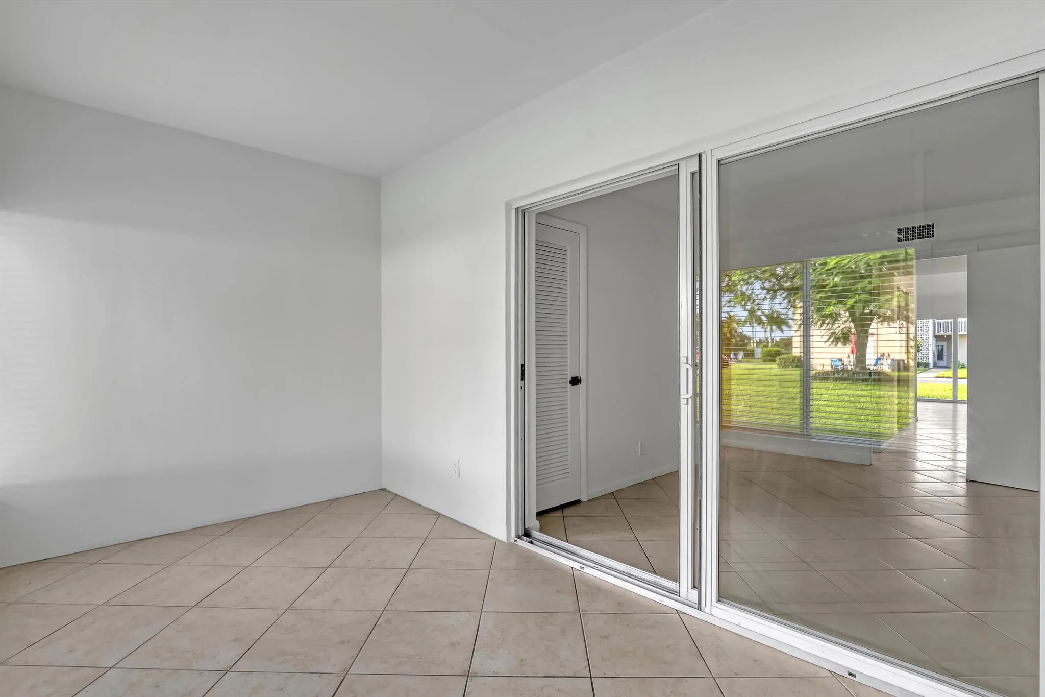 205 Main Boulevard, #1c