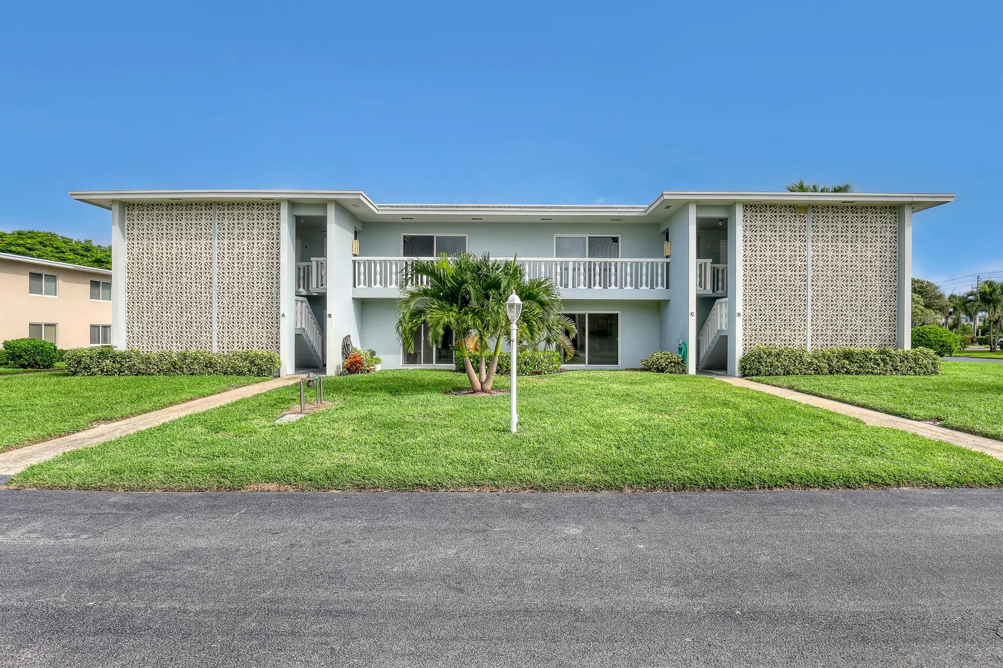 205 Main Boulevard, #1c