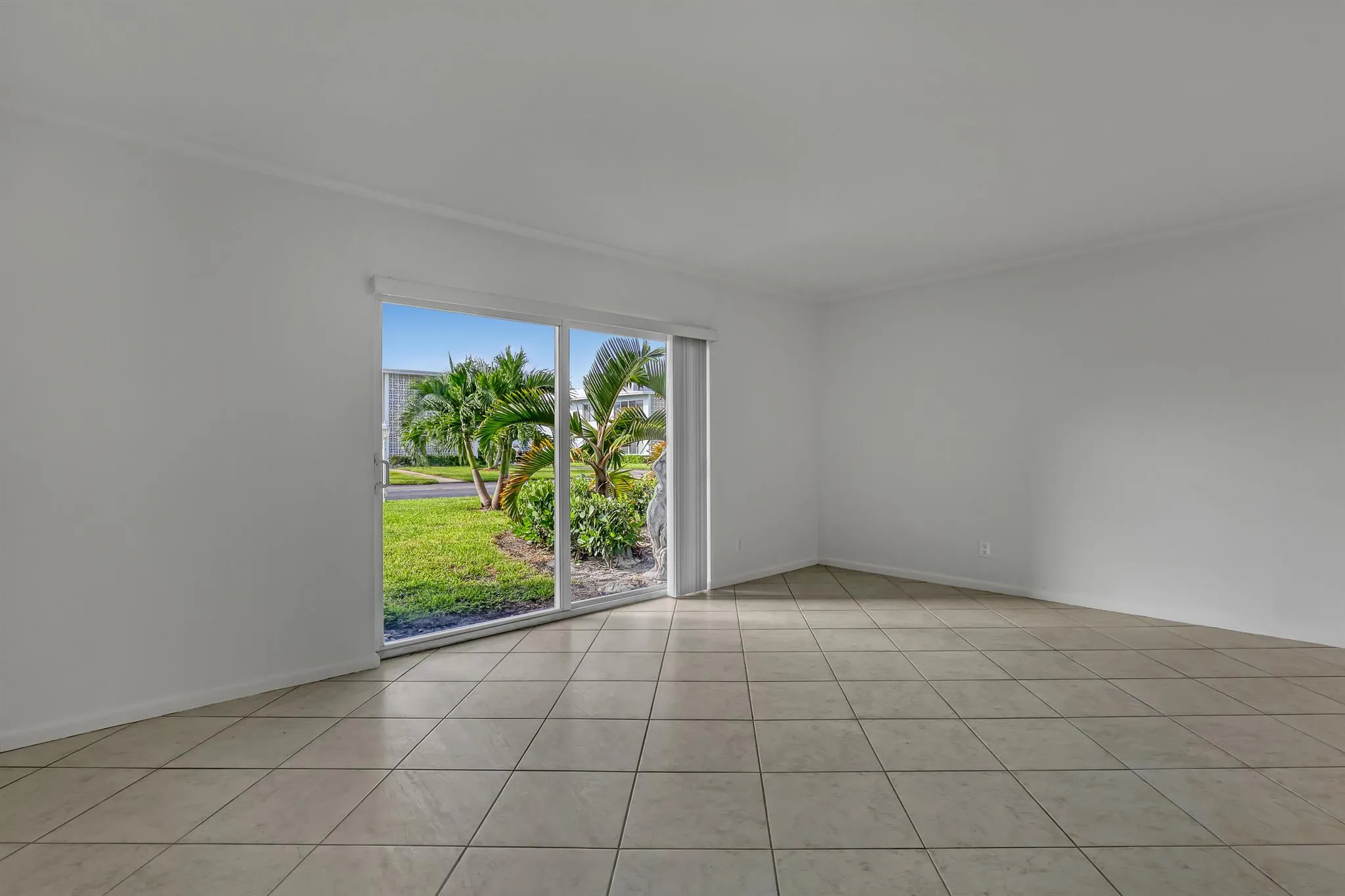 205 Main Boulevard, #1c