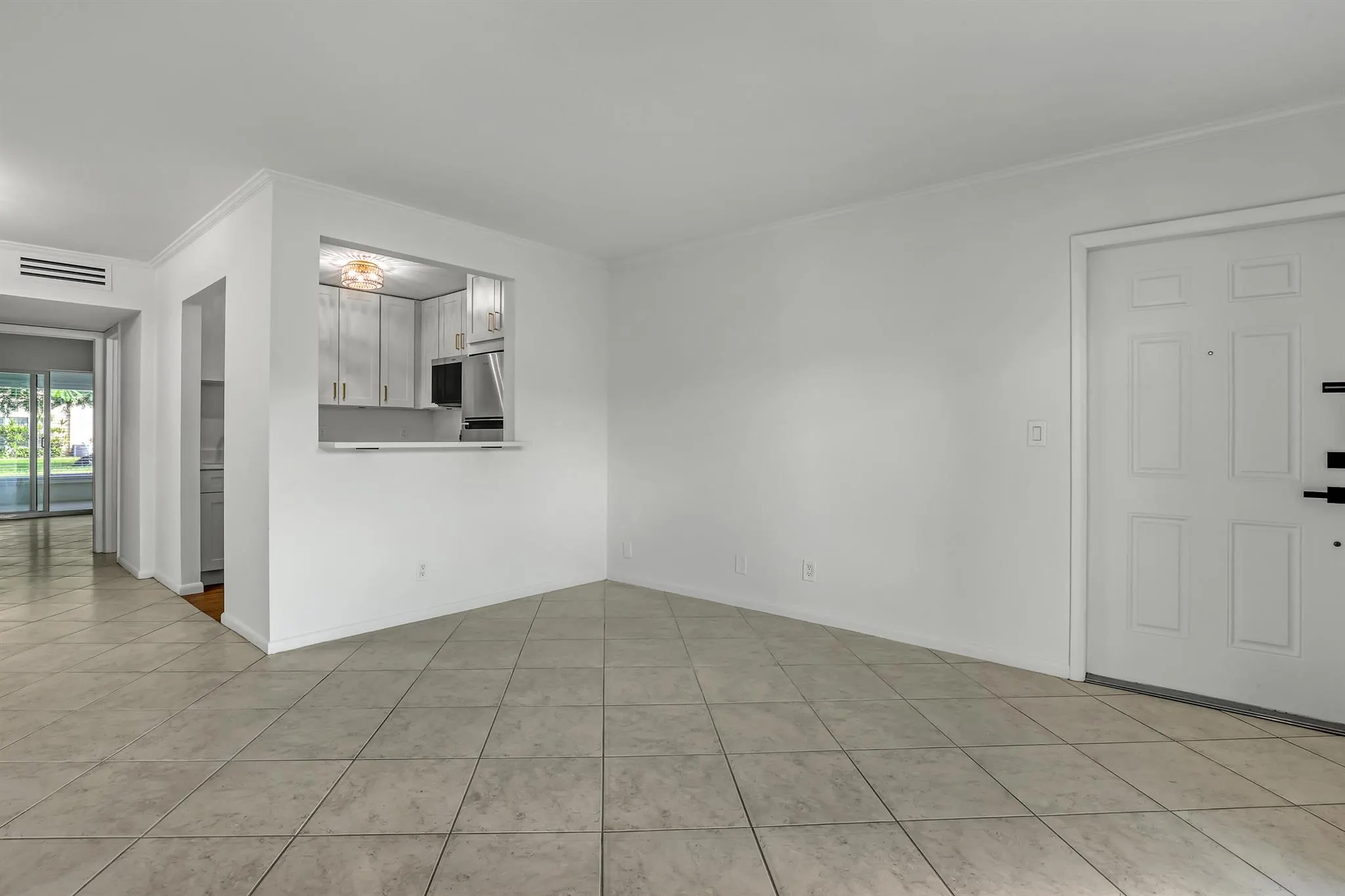 205 Main Boulevard, #1c