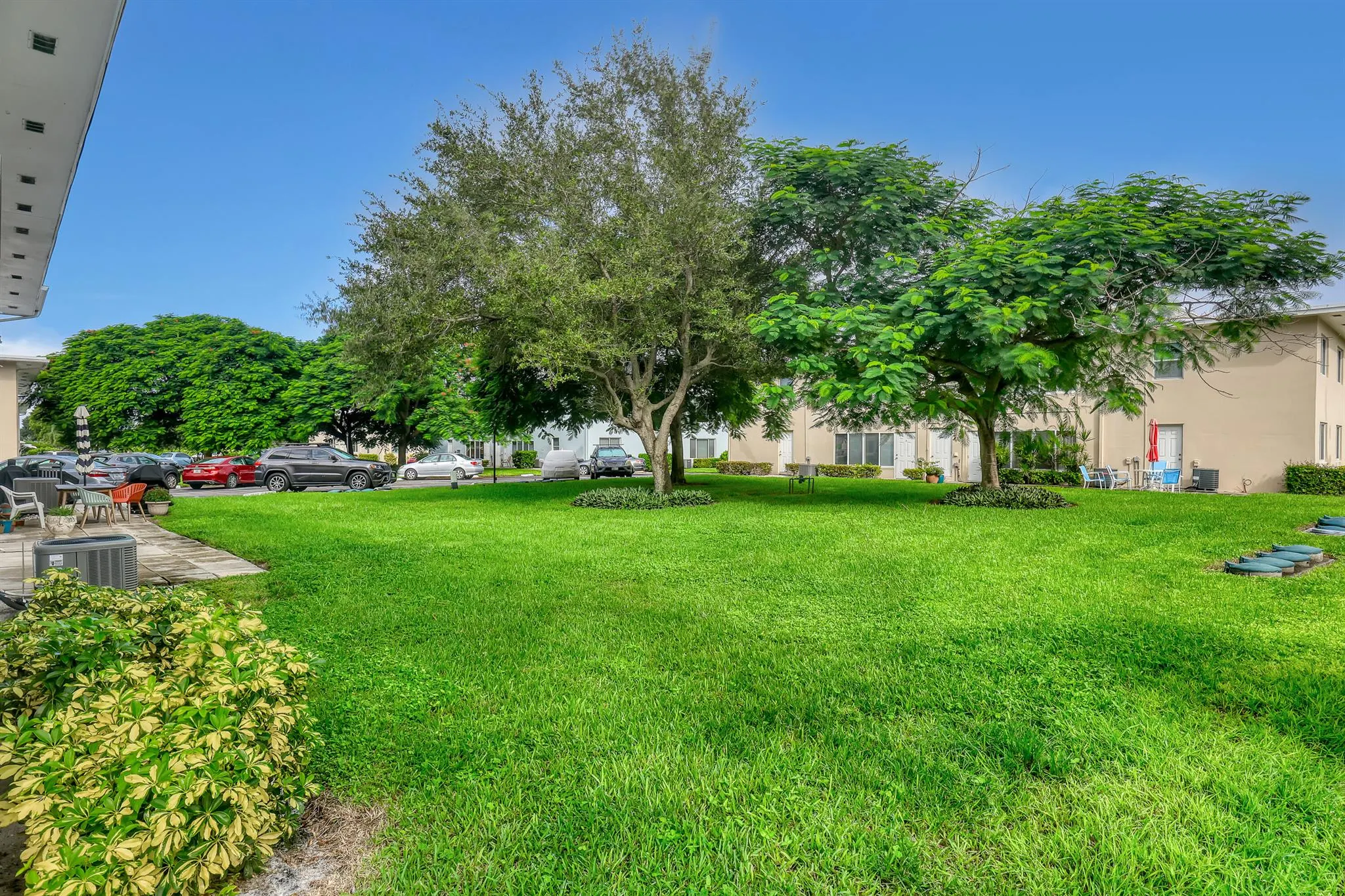 205 Main Boulevard, #1c