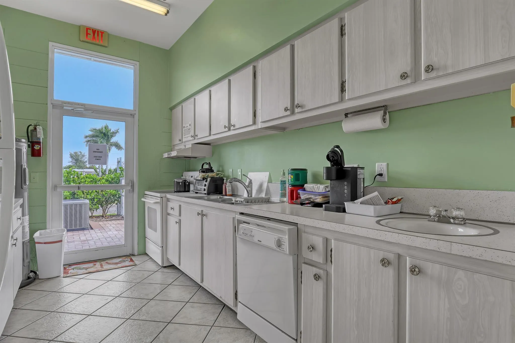205 Main Boulevard, #1c