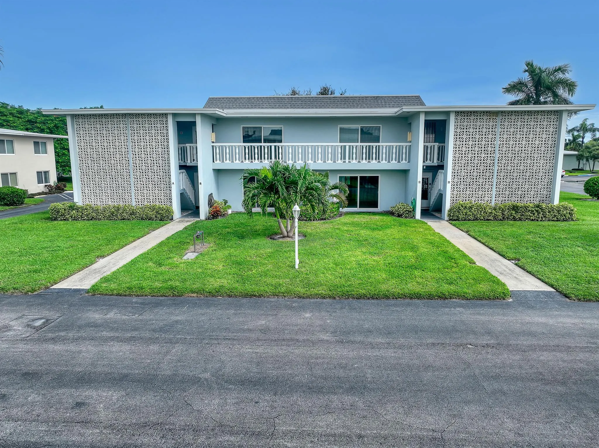 205 Main Boulevard, #1c