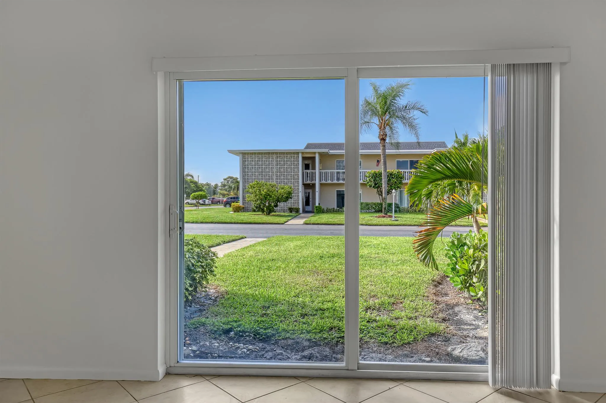 205 Main Boulevard, #1c