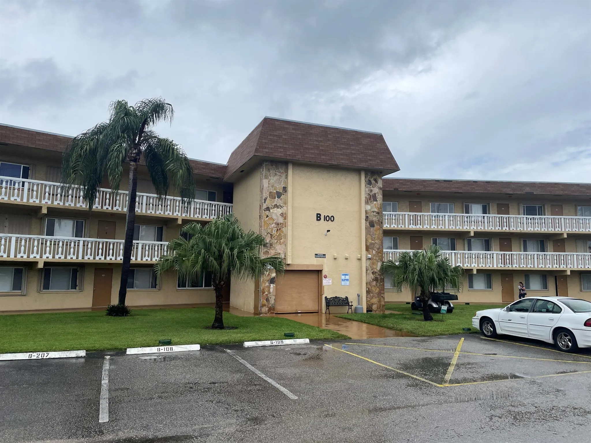 100 Village Green Circle E, #103