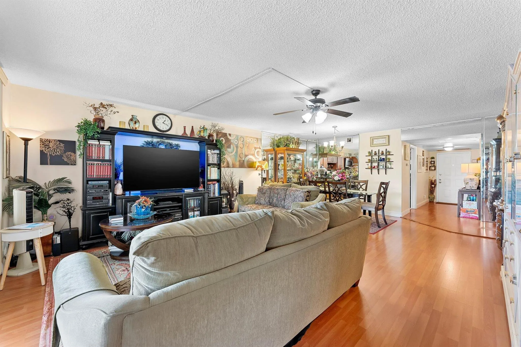 2850 Forest Hills Boulevard, #201