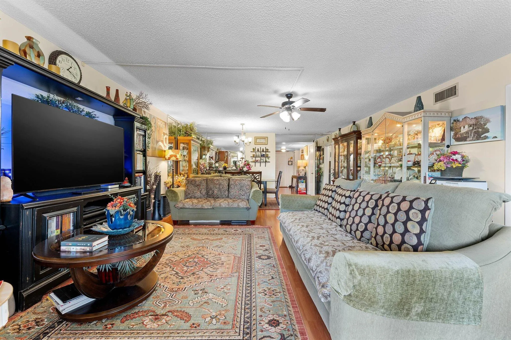 2850 Forest Hills Boulevard, #201