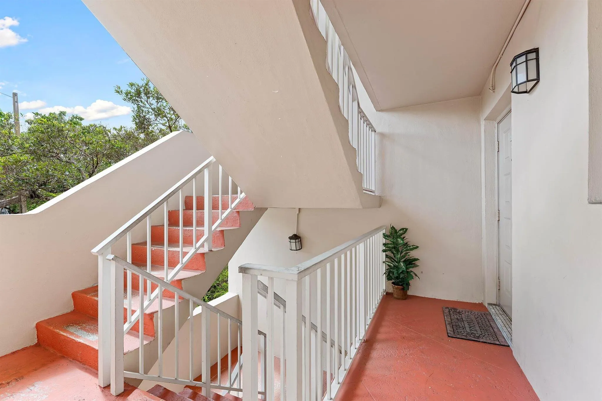 2850 Forest Hills Boulevard, #201