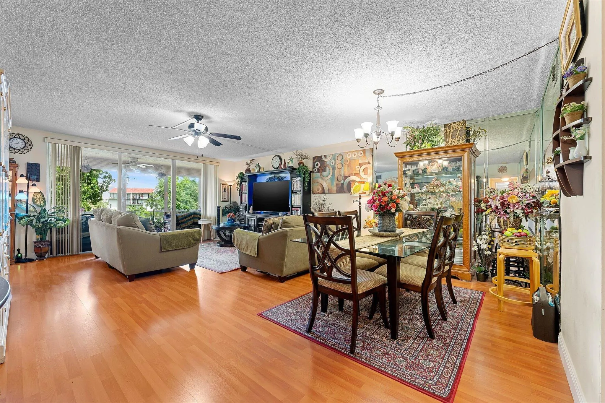 2850 Forest Hills Boulevard, #201