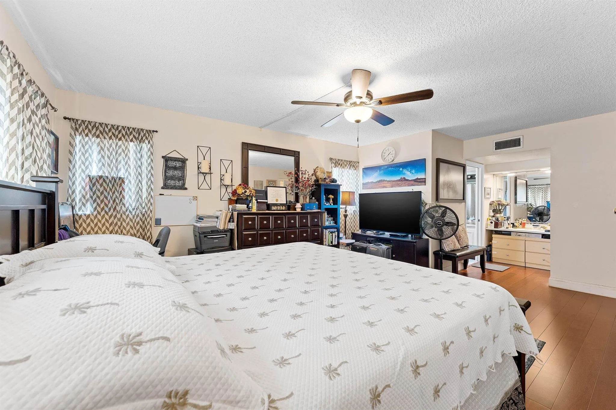 2850 Forest Hills Boulevard, #201