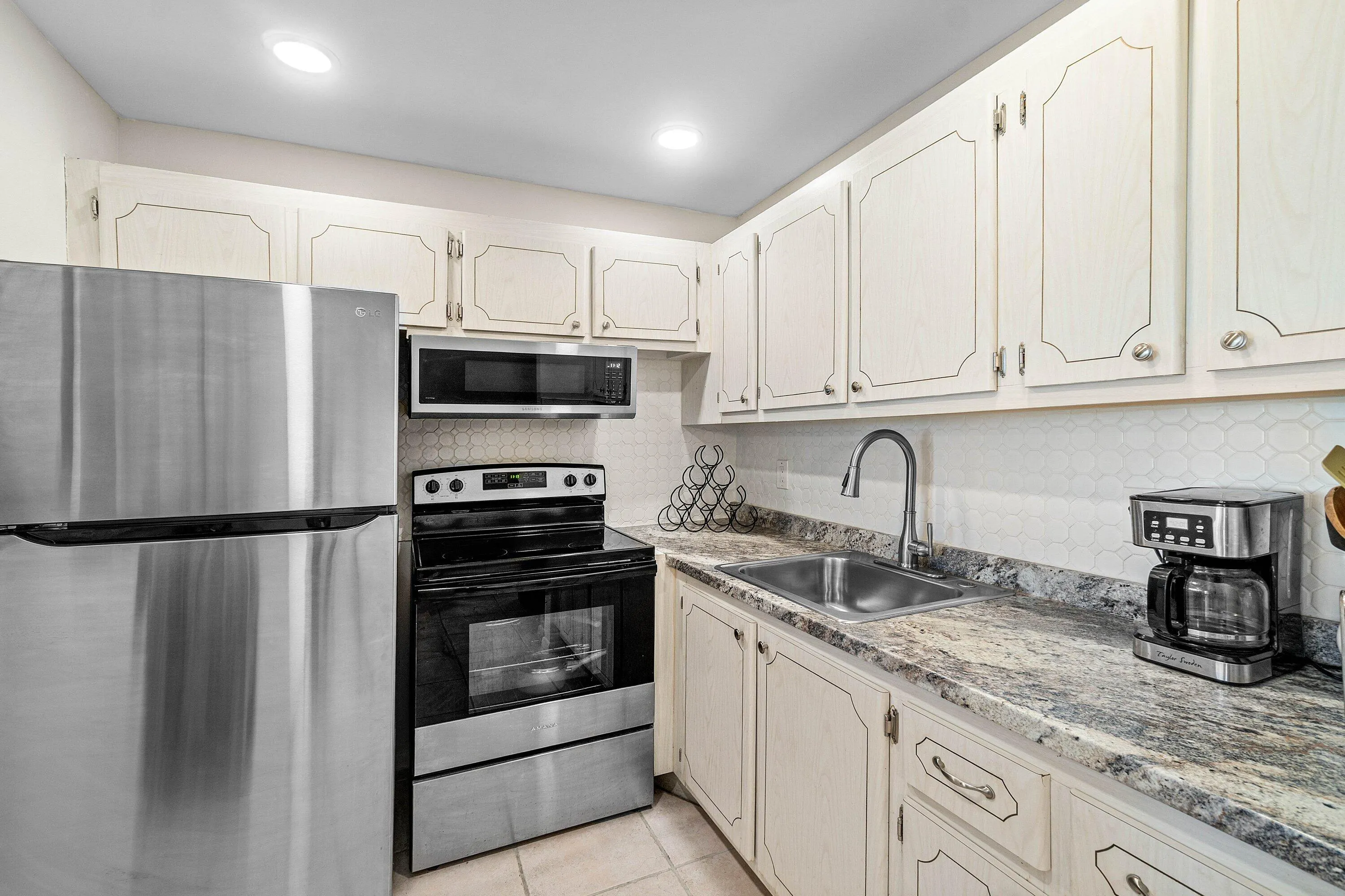 4015 Cambridge A