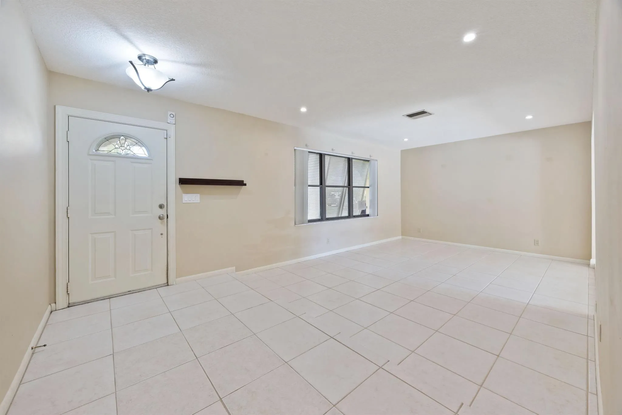 2718 Northside Drive