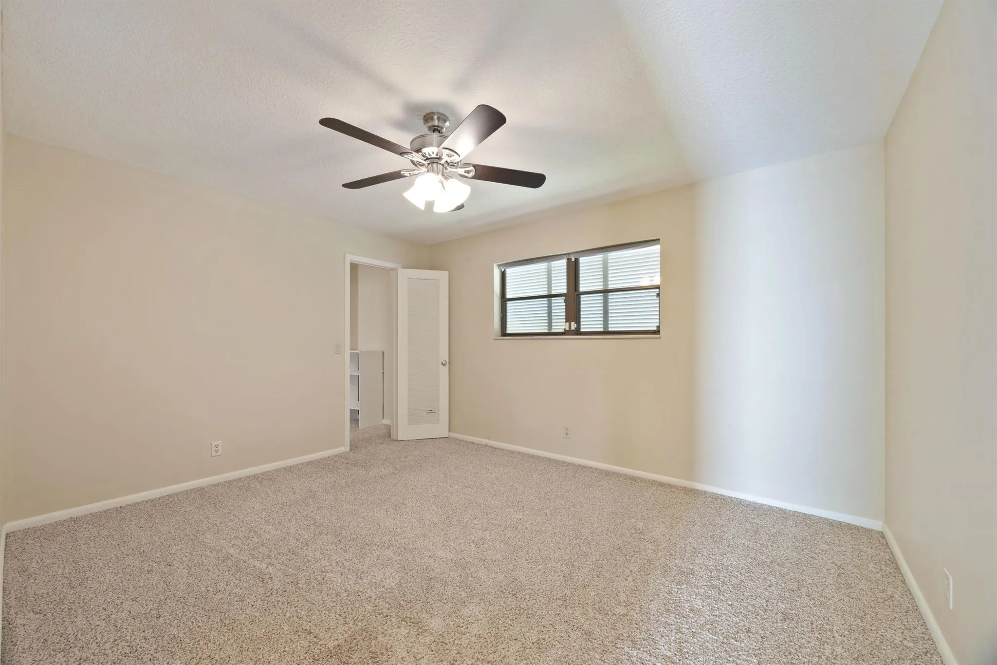 2718 Northside Drive