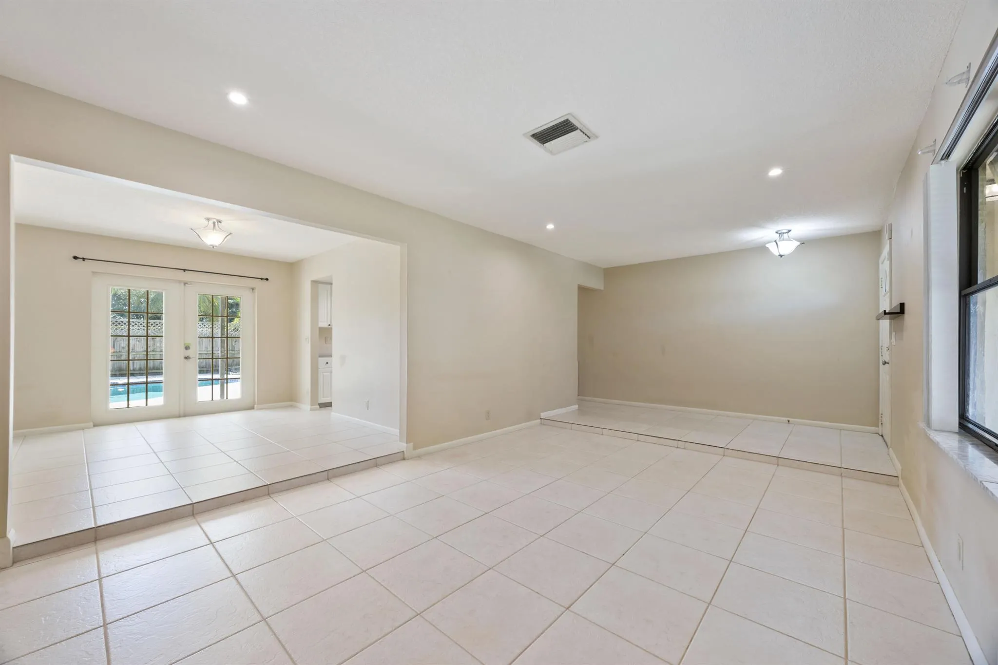 2718 Northside Drive