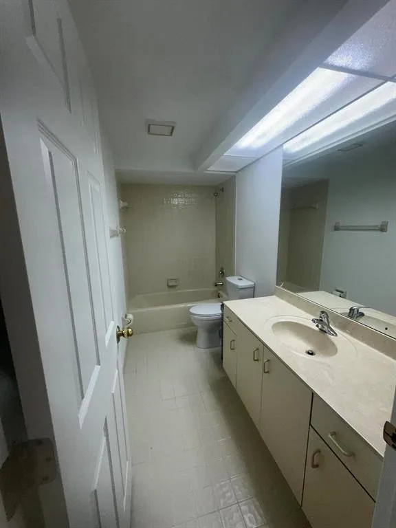 5270 SE Seascape Way, #102