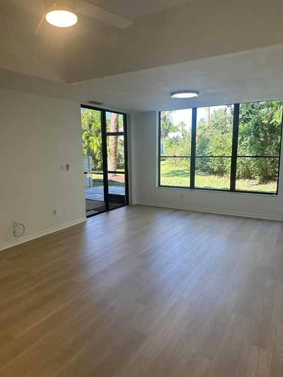5270 SE Seascape Way, #102