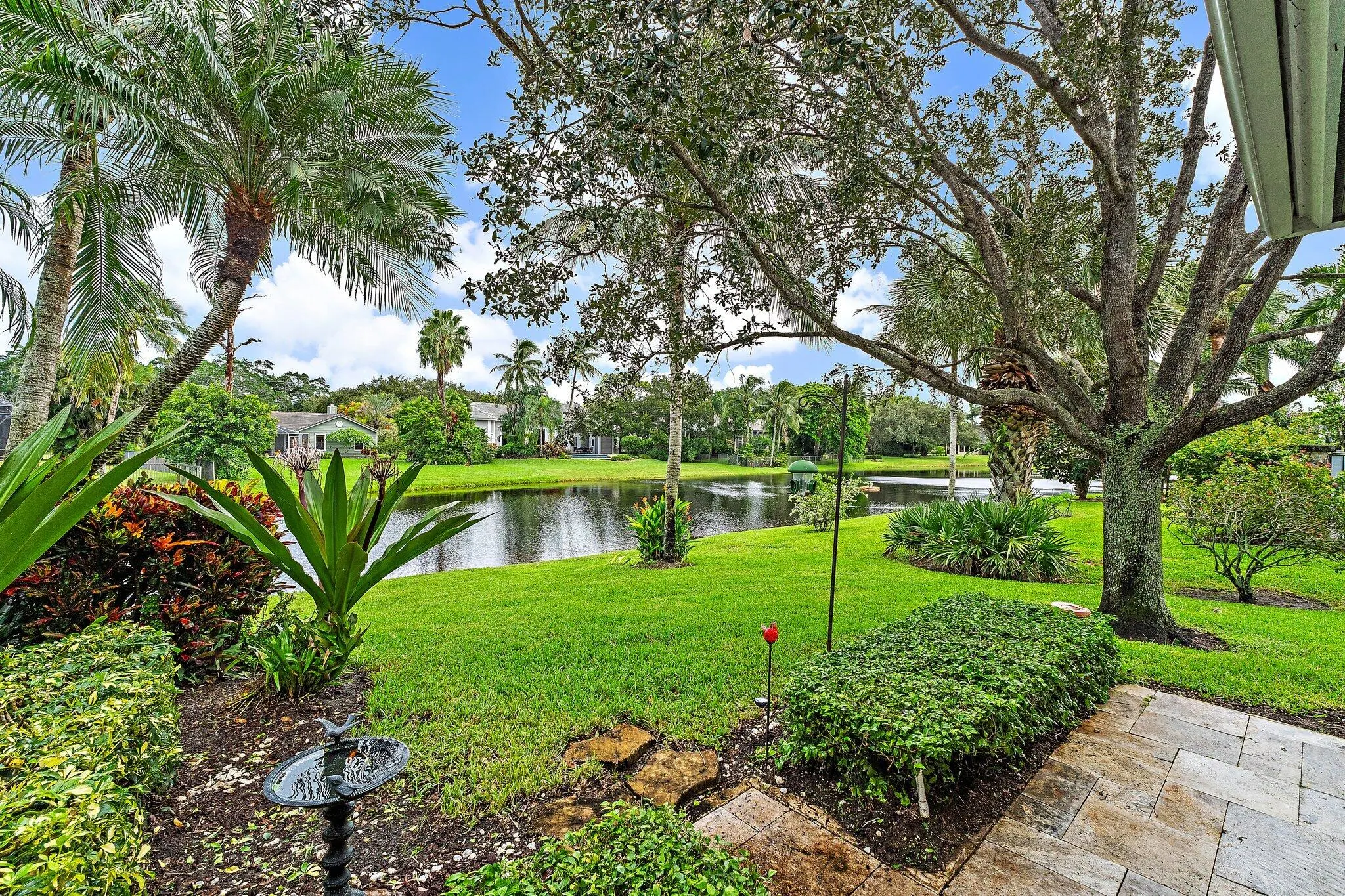 18647 SE Lakeside Way