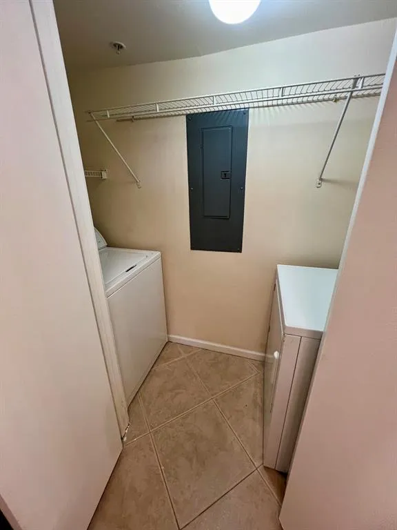 900 Scotia Drive, #102