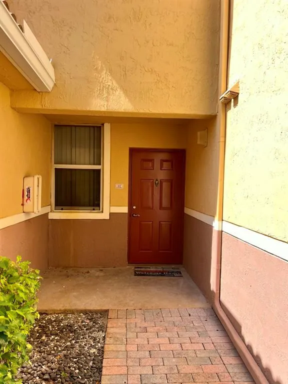 900 Scotia Drive, #102