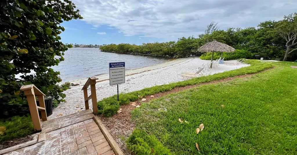 900 Scotia Drive, #102