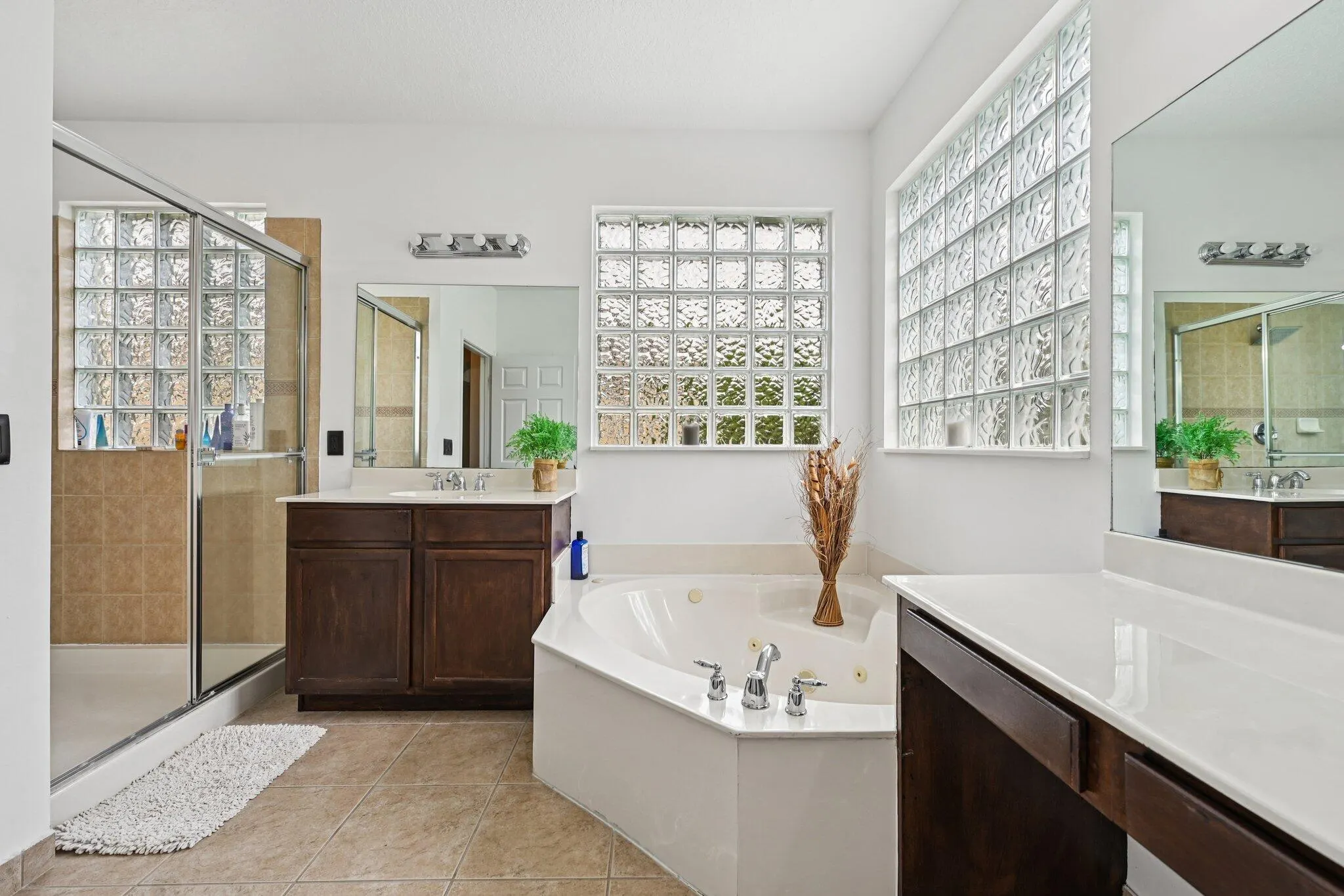 553 Gazetta Way