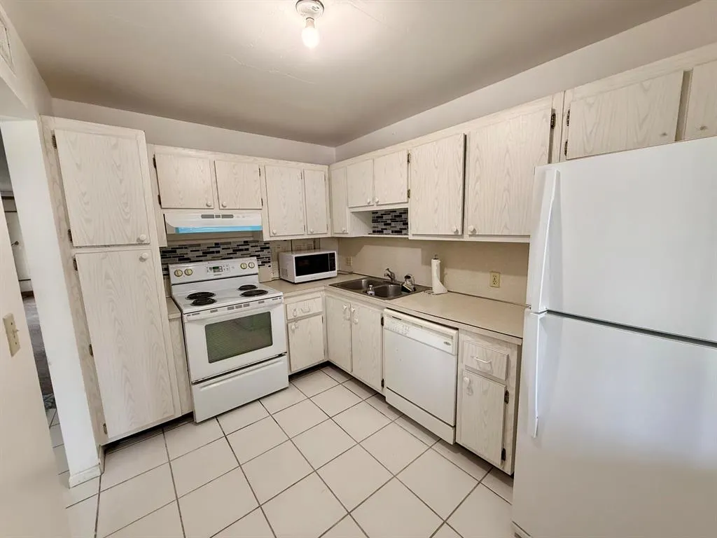 4387 Trevi Court, #304
