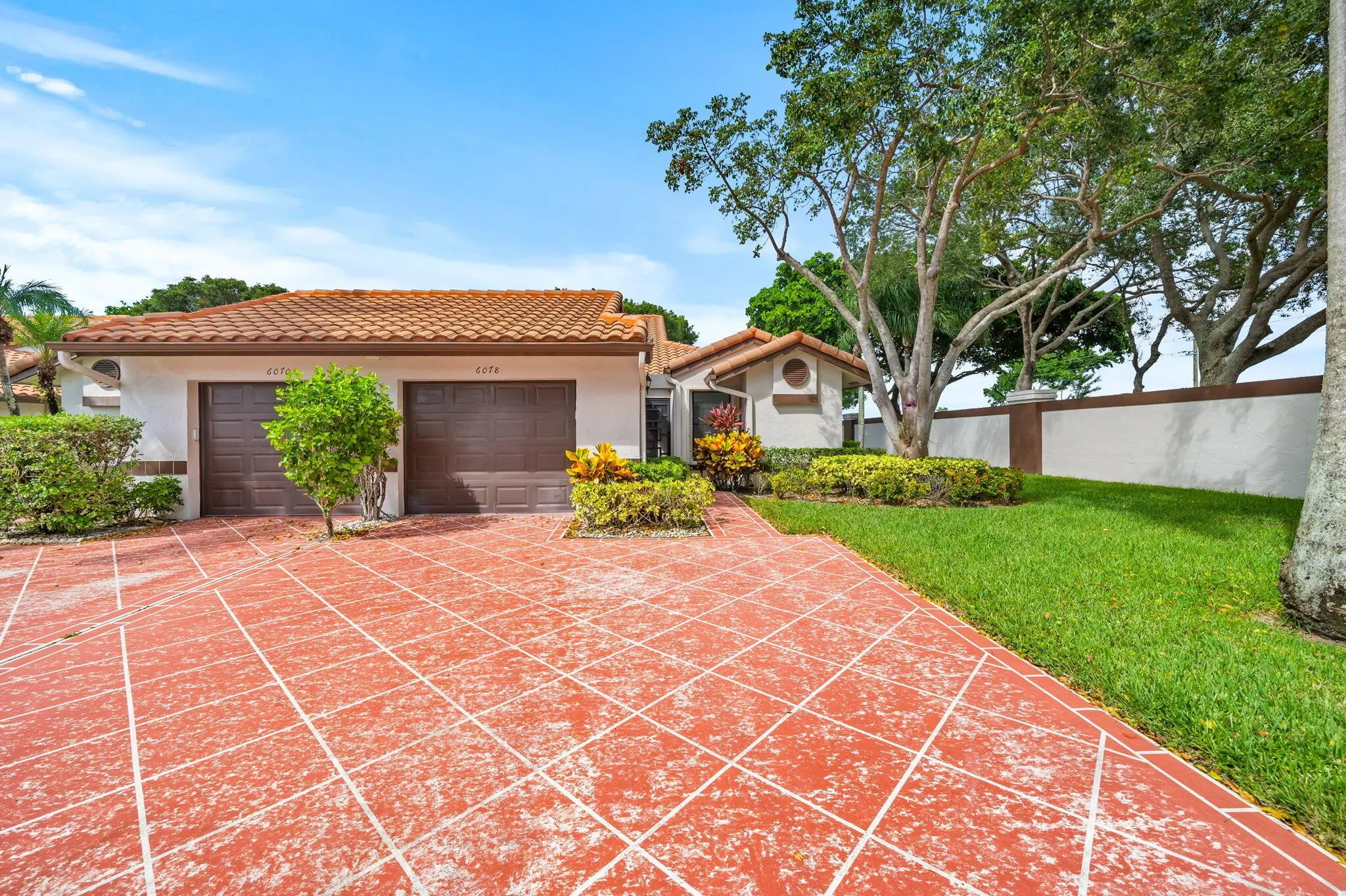6078 Sunny Pointe Circle