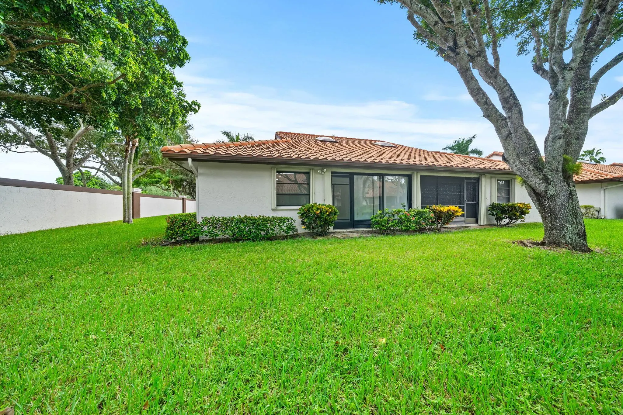 6078 Sunny Pointe Circle