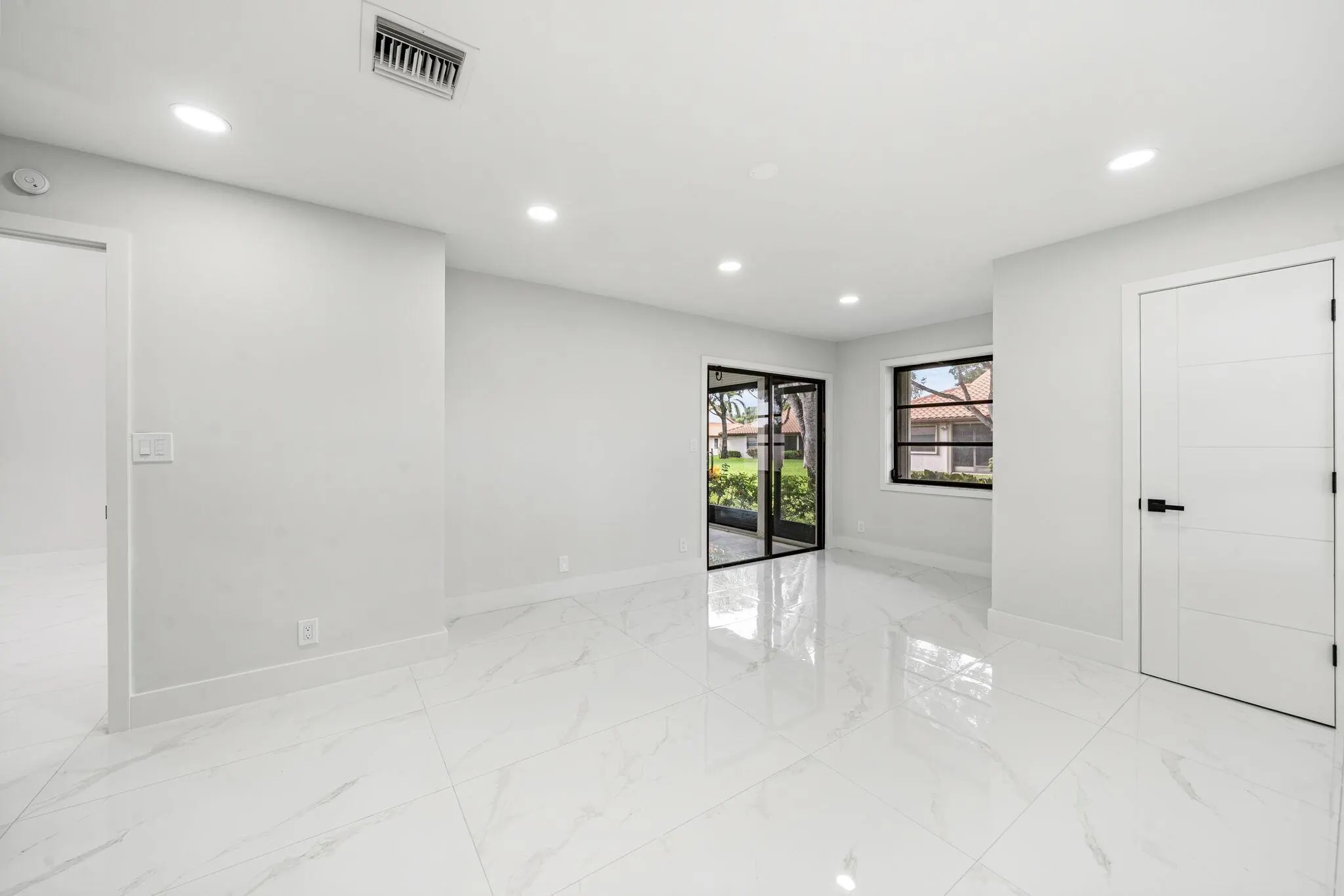 6078 Sunny Pointe Circle