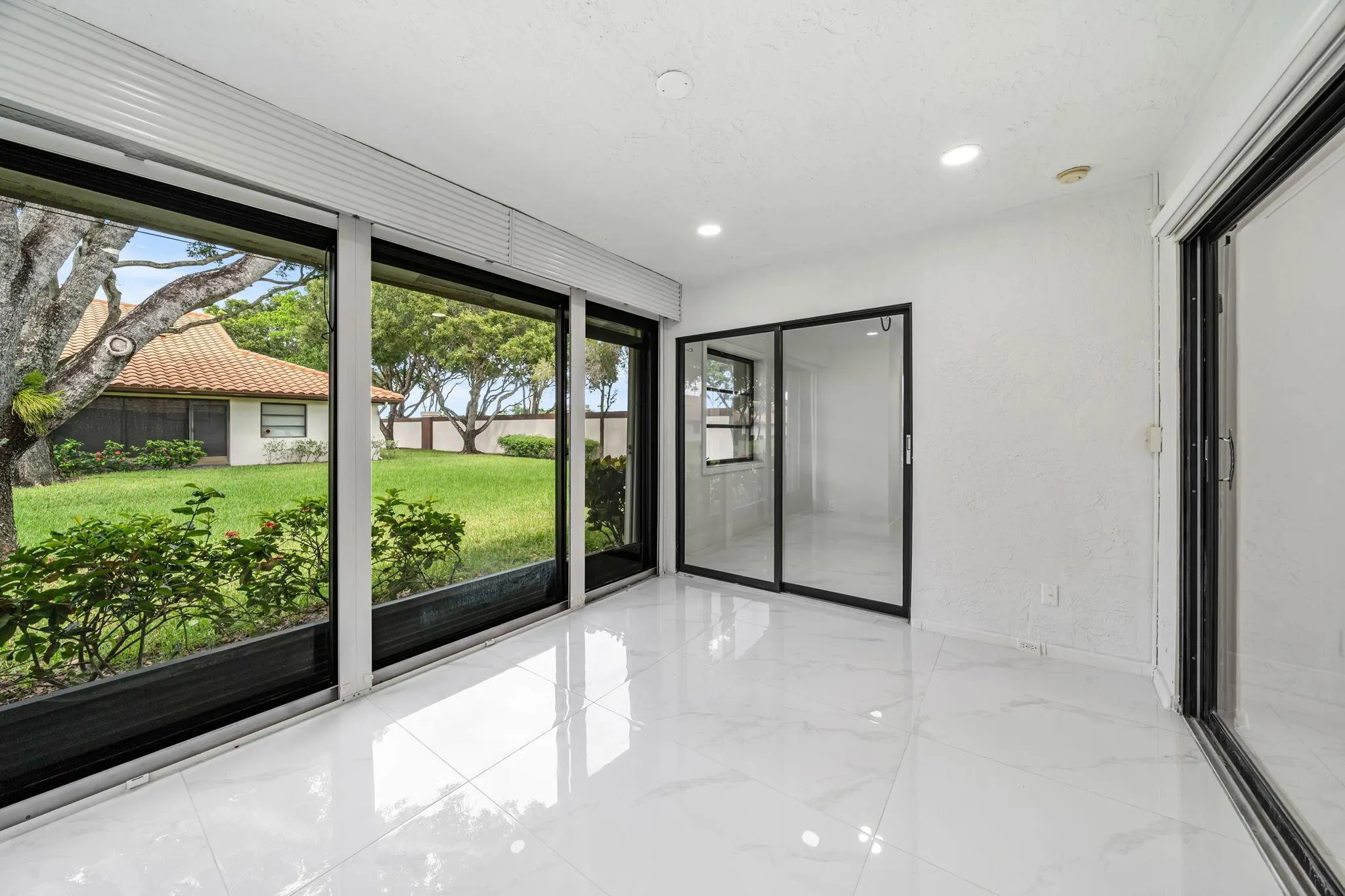6078 Sunny Pointe Circle