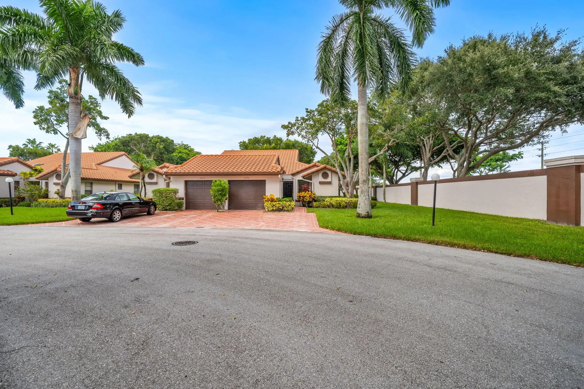 6078 Sunny Pointe Circle
