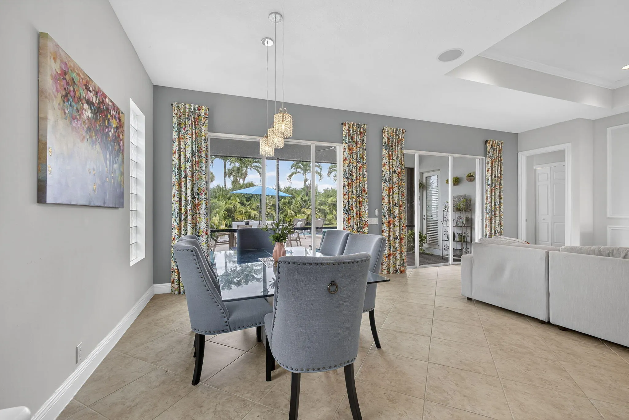 10585 La Strada